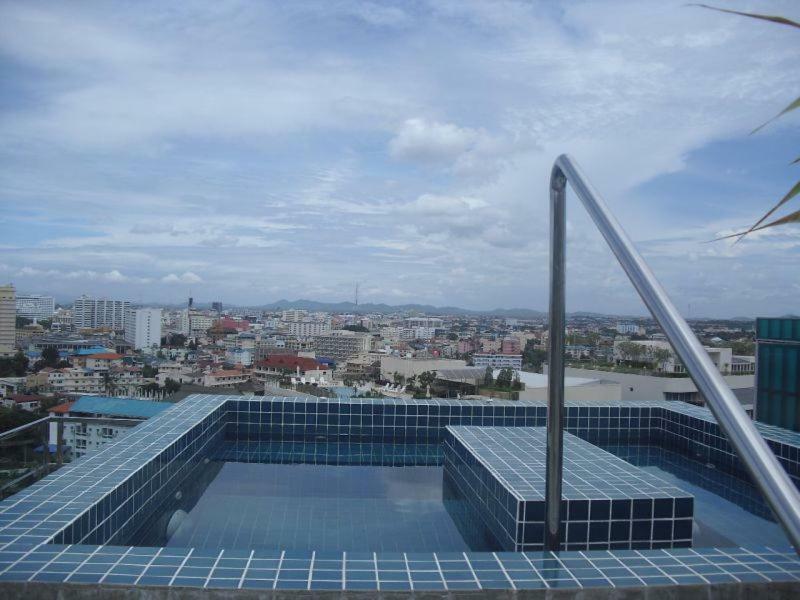Park Royal 1 Apartment